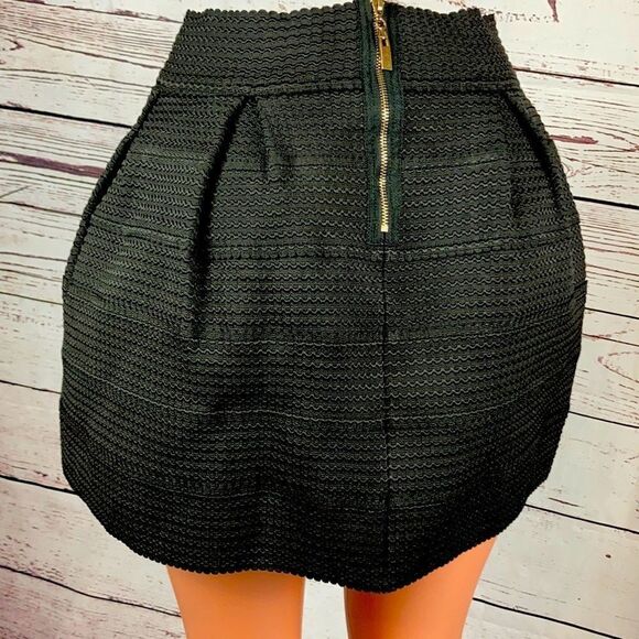 SAN-JOY Black stretchy skirt - Picture 4 of 5